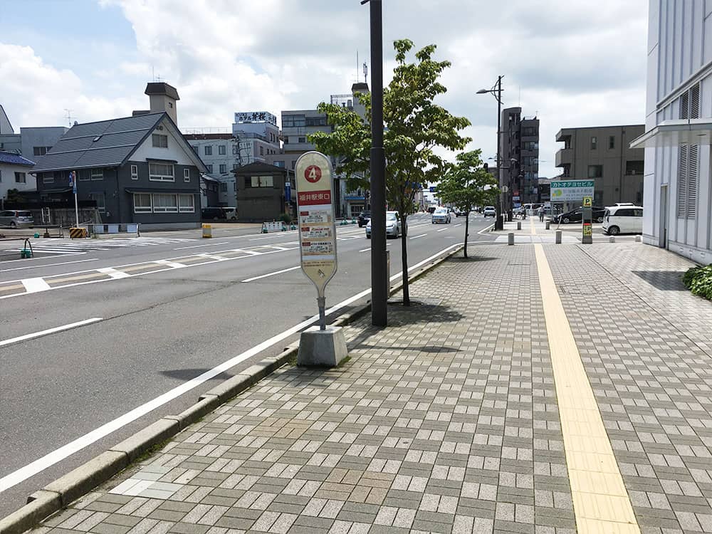 福井駅東口アオッサ前＜木田橋通り沿い4番のりば＞ 案内写真9